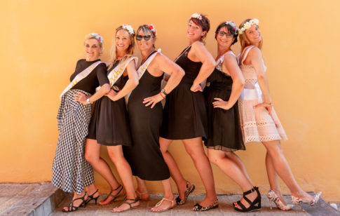photo de groupe prise par Myriam Ohayon Photographe pour un EVJF